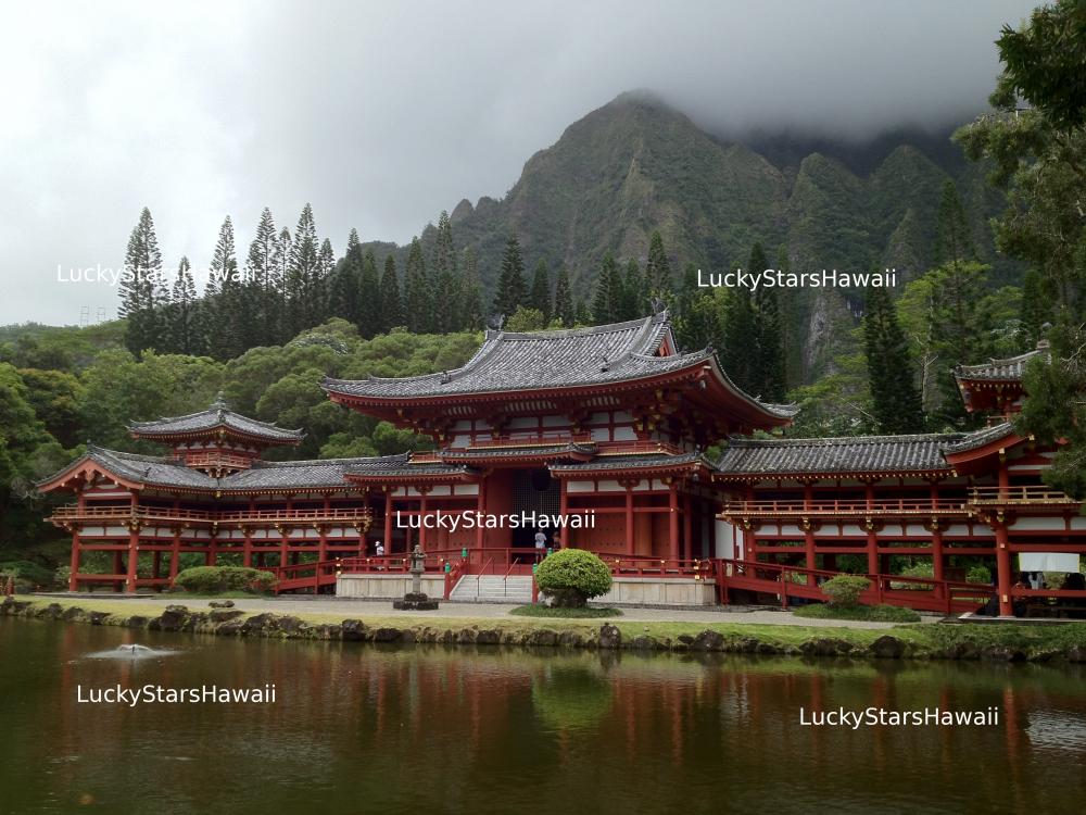 Byodo-in Temple In Valley Of The Temples In Kaneohe, Hawaii